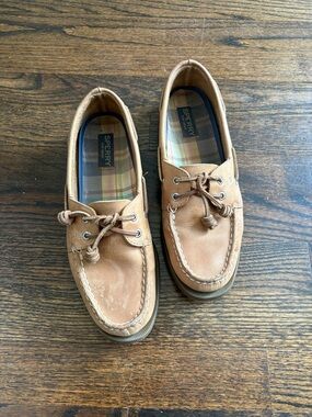 Sperry boat shoes 8.5